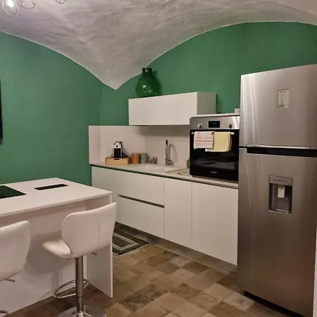 Locus Amoenus Ачиреале